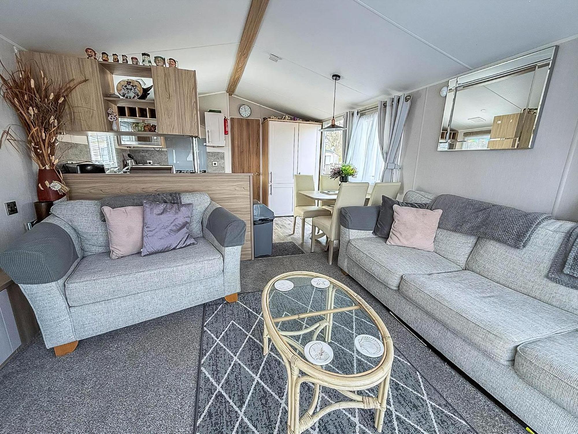 Beautiful Caravan For Hire With A Partial Sea View In Suffolk Ref 32042Az Lowestoft Exterior photo